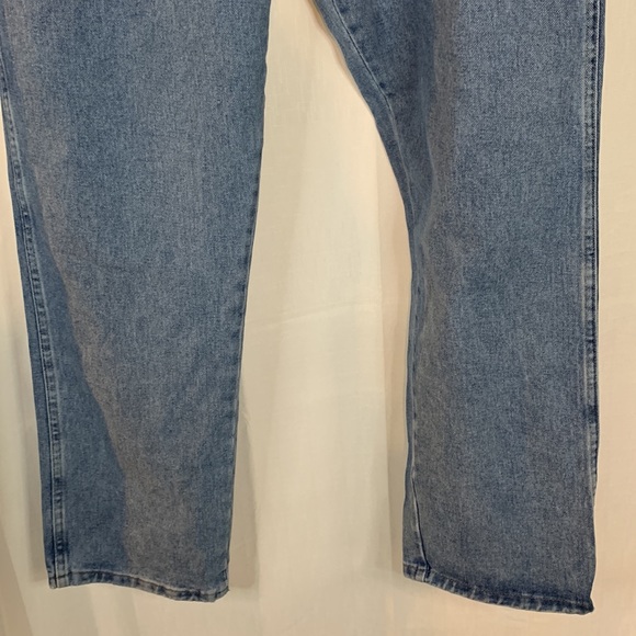 Nwt Wrangler 42 X 32 Relaxed Jeans - Picture 4 of 9